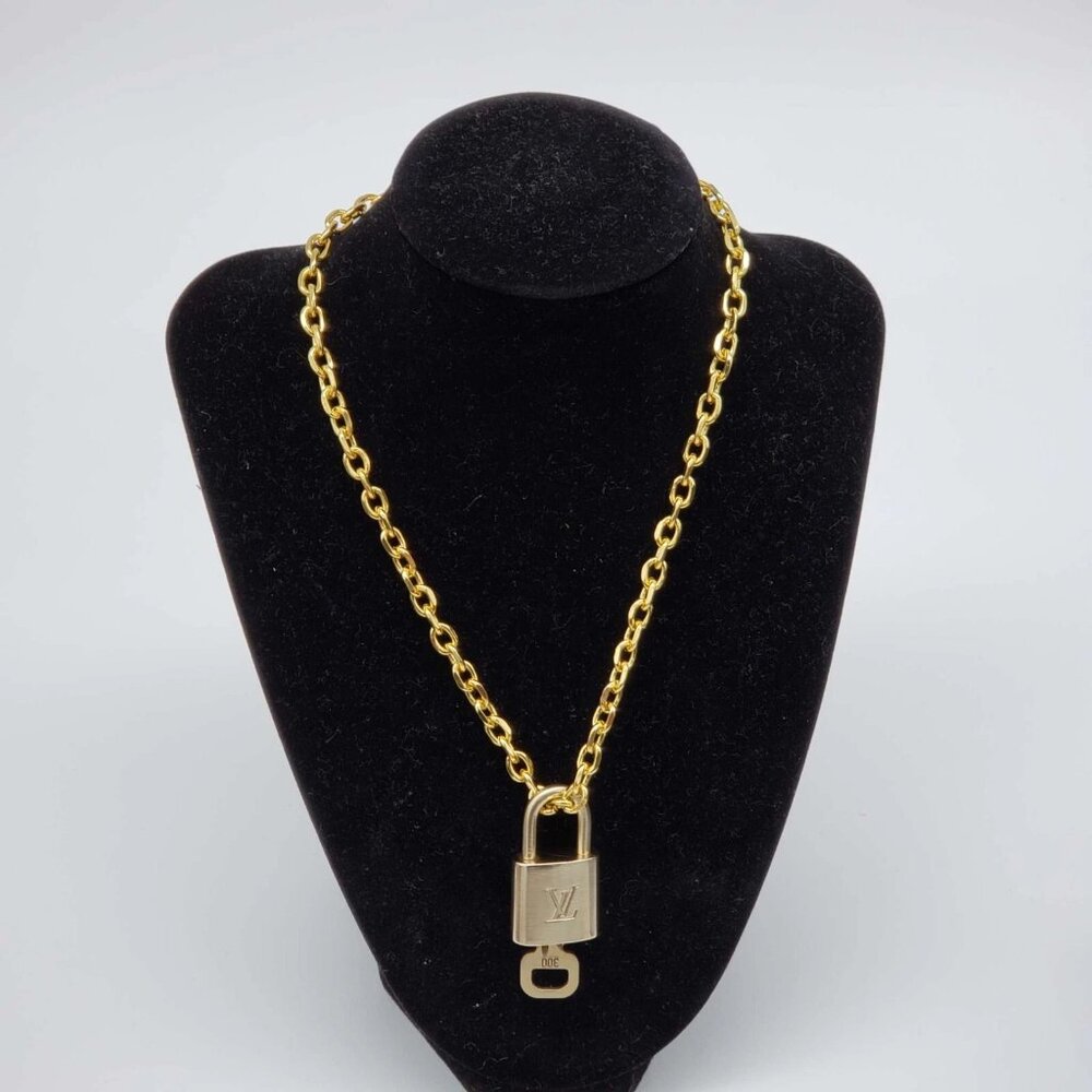 Authentic Louis Vuitton Lock & Key with Unbranded Gold Plated Chain Necklace - Picture 8 of 8